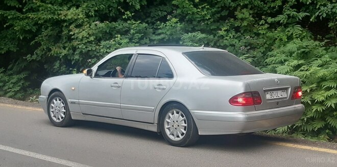 Mercedes E 220 1999, 450,000 km - 2.2 л - Bakı