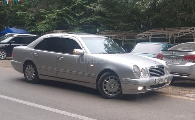 Mercedes E 220 1999, 450,000 km - 2.2 л - Bakı