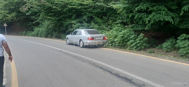Mercedes E 220 1999, 450,000 km - 2.2 л - Bakı