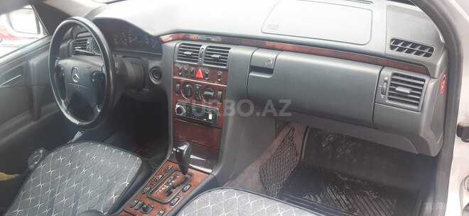 Mercedes E 220 1999, 450,000 km - 2.2 л - Bakı