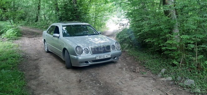 Mercedes E 220 1999, 450,000 km - 2.2 л - Bakı