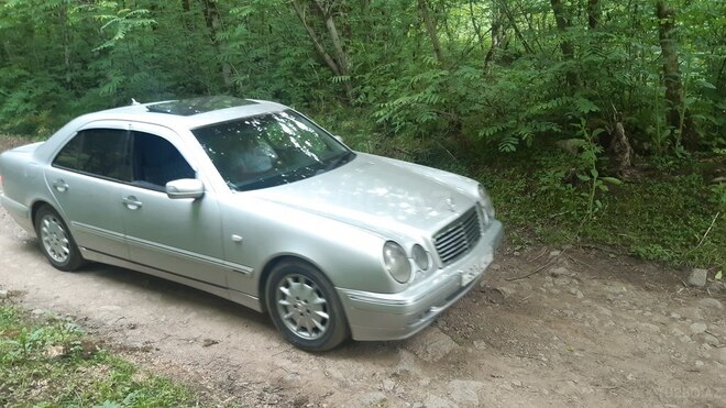 Mercedes E 220 1999, 450,000 km - 2.2 л - Bakı
