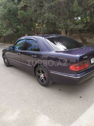 Mercedes E 270 2000, 316,000 km - 2.7 l - Bakı