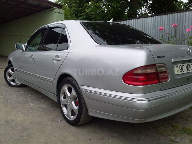 Mercedes E 240 2000, 301,249 km - 2.6 l - Zaqatala