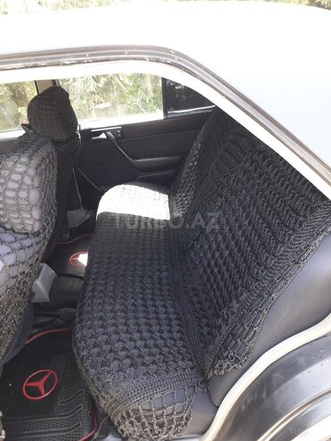 Mercedes E 260 1985, 365,321 km - 2.6 l - Sumqayıt