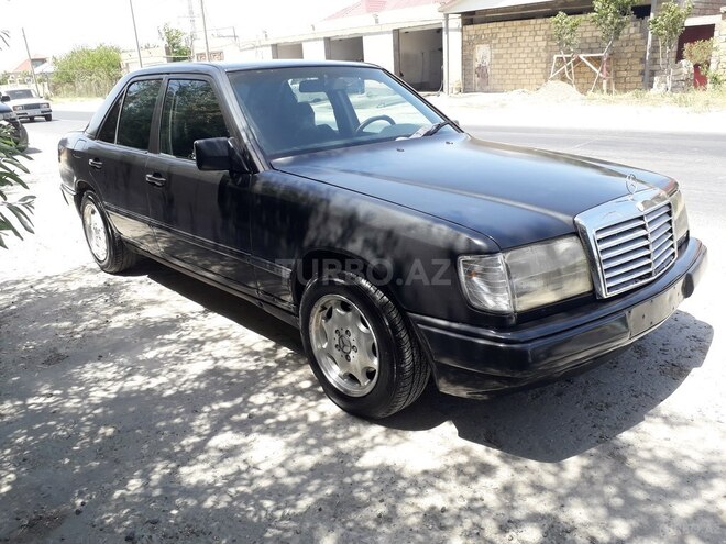 Mercedes E 260 1985, 365,321 km - 2.6 l - Sumqayıt