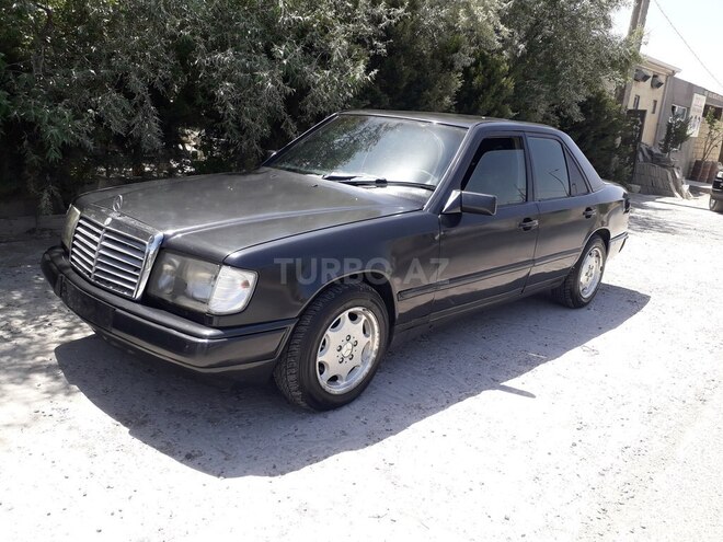 Mercedes E 260 1985, 365,321 km - 2.6 l - Sumqayıt
