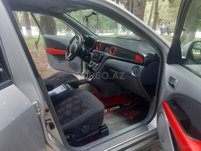 Mitsubishi Airtrek 2002, 321,457 km - 2.0 l - Sumqayıt