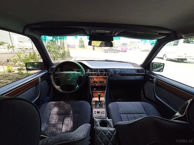 Mercedes E 200 1995, 310,000 km - 2.0 l - Sumqayıt