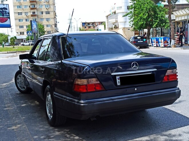 Mercedes E 200 1995, 310,000 km - 2.0 l - Sumqayıt