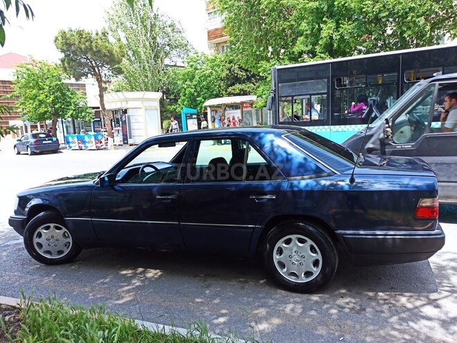 Mercedes E 200 1995, 310,000 km - 2.0 l - Sumqayıt