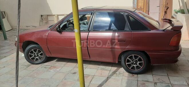 Opel Astra 1993, 450,000 km - 1.6 l - Bakı