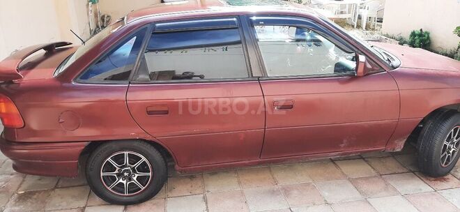 Opel Astra 1993, 450,000 km - 1.6 l - Bakı