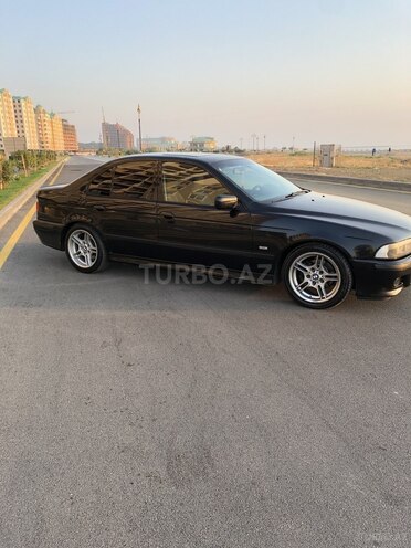 BMW 525 2002, 245,000 km - 2.5 л - Sumqayıt