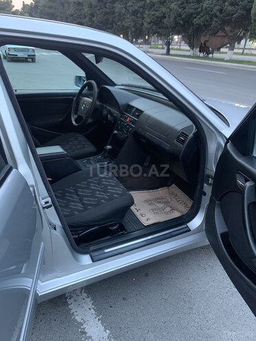 Mercedes C 200 1999, 200,000 km - 2.0 l - Sumqayıt