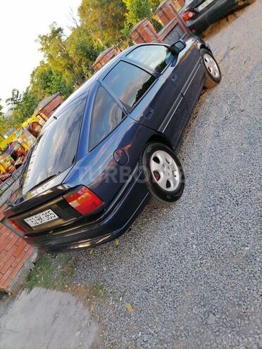 Opel Vectra 1995, 401,000 km - 2.0 l - Zaqatala