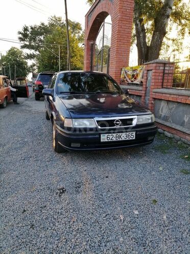 Opel Vectra 1995, 401,000 km - 2.0 l - Zaqatala