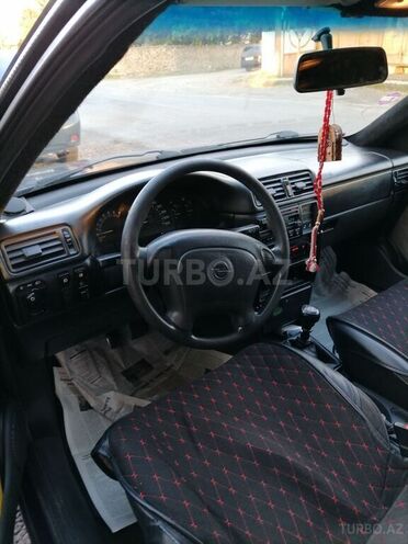 Opel Vectra 1995, 401,000 km - 2.0 l - Zaqatala