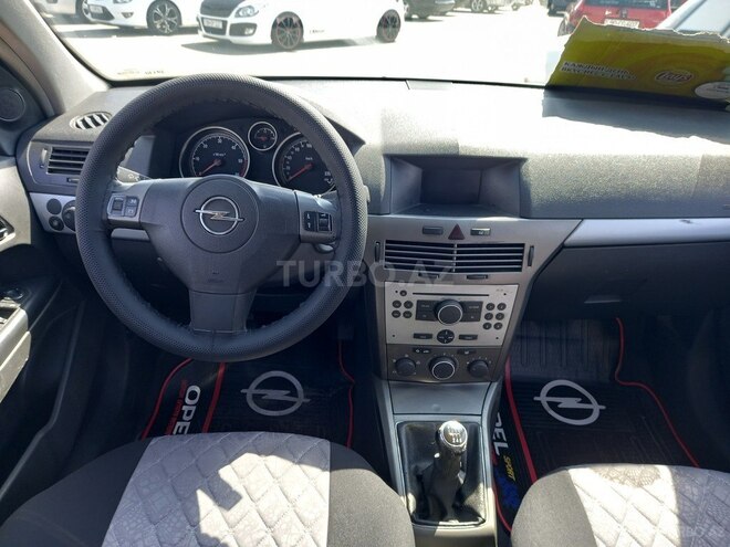 Opel Astra 2005, 200,000 km - 1.9 l - Bakı