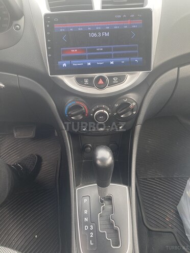 Hyundai Accent 2013, 199,200 km - 1.6 l - Bakı