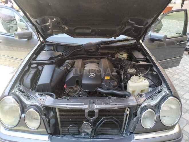 Mercedes E 240 1998, 277,000 km - 2.4 l - Bakı