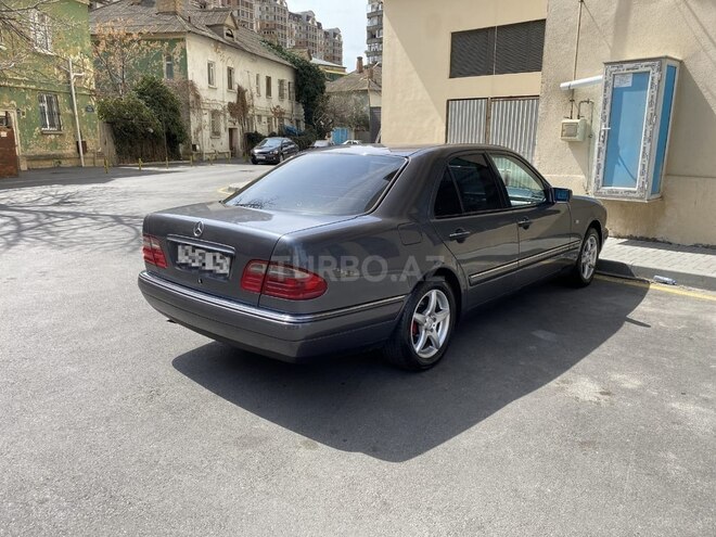 Mercedes E 240 1998, 277,000 km - 2.4 l - Bakı