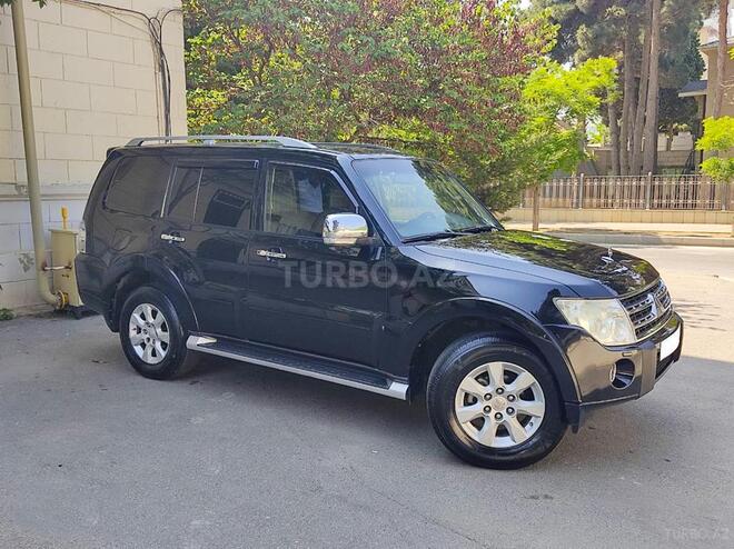 Mitsubishi Pajero 2010, 178,500 km - 3.5 л - Bakı
