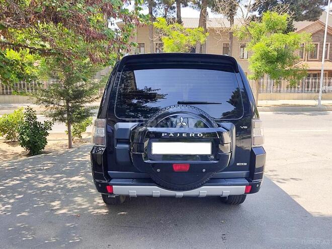 Mitsubishi Pajero 2010, 178,500 km - 3.5 л - Bakı
