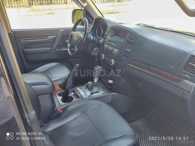 Mitsubishi Pajero 2010, 178,500 km - 3.5 л - Bakı