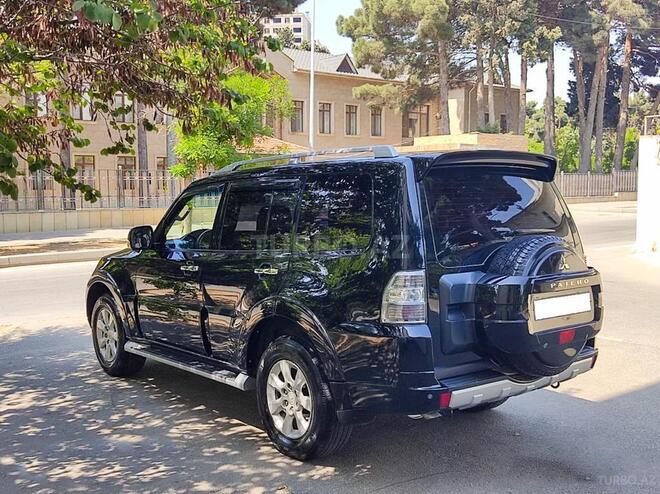 Mitsubishi Pajero 2010, 178,500 km - 3.5 л - Bakı
