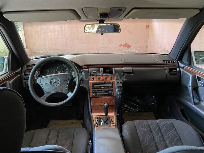 Mercedes E 220 1998, 378,864 km - 2.2 l - Bakı