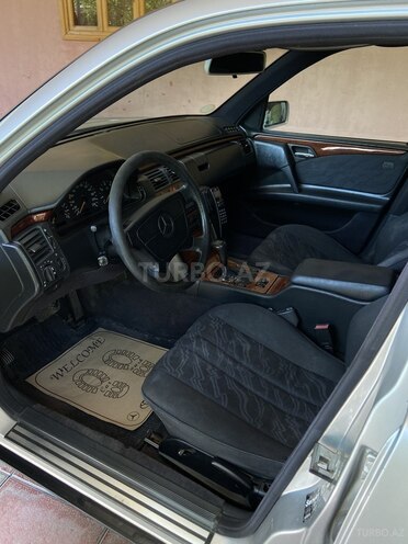 Mercedes E 220 1998, 378,864 km - 2.2 l - Bakı