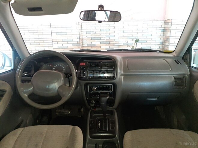 Suzuki Grand Vitara 2000, 240,000 km - 2.5 l - Bakı