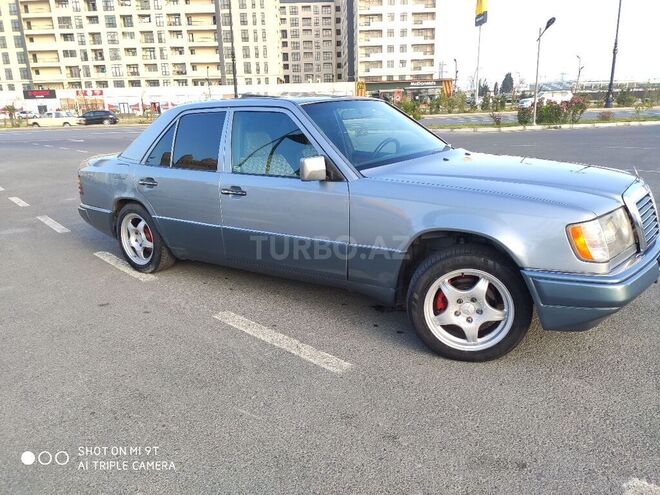Mercedes E 300 1992, 325,000 km - 3.0 l - Sumqayıt