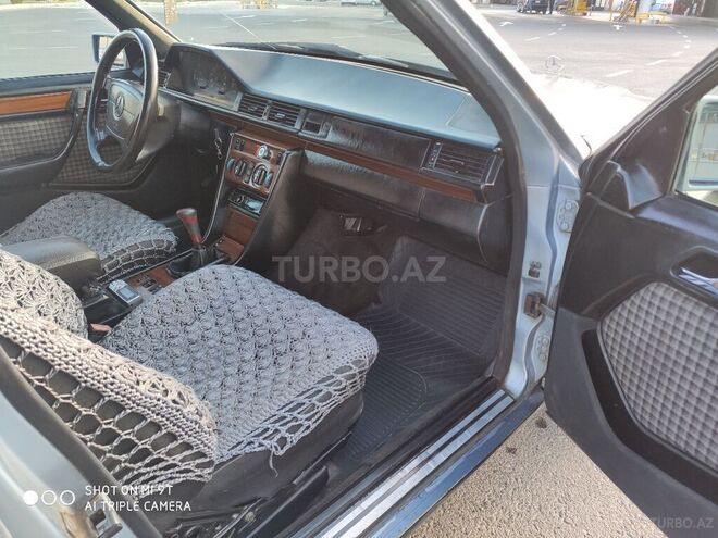 Mercedes E 300 1992, 325,000 km - 3.0 l - Sumqayıt
