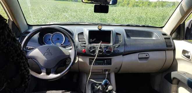 Mitsubishi L200 2007, 260,000 km - 2.5 l - Bakı