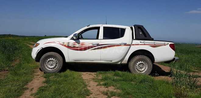 Mitsubishi L200 2007, 260,000 km - 2.5 l - Bakı