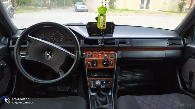 Mercedes E 200 1991, 245,000 km - 2.0 л - Bakı