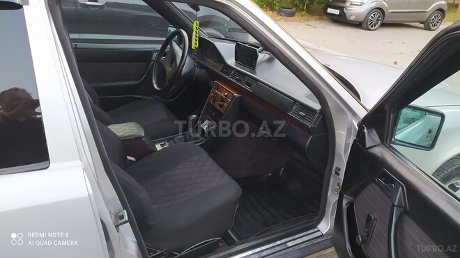 Mercedes E 200 1991, 245,000 km - 2.0 л - Bakı