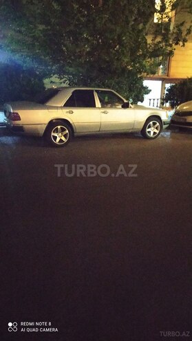 Mercedes E 200 1991, 245,000 km - 2.0 л - Bakı