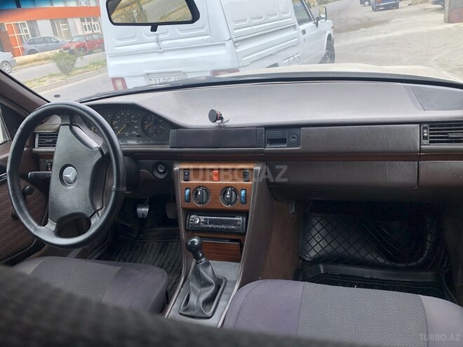Mercedes E 250 1991, 250,000 km - 2.5 л - Sumqayıt