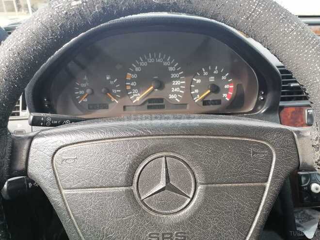 Mercedes C 230 1998, 389,000 km - 2.3 л - Saatlı