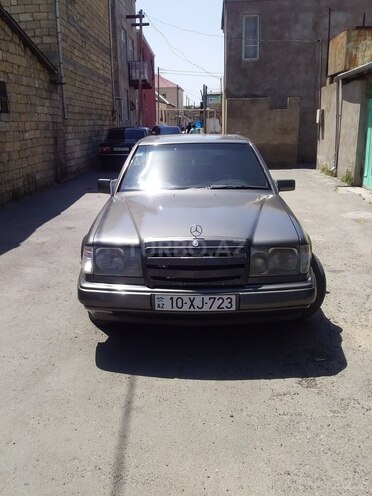 Mercedes E 200 1990, 254,630 km - 2.0 l - Bakı