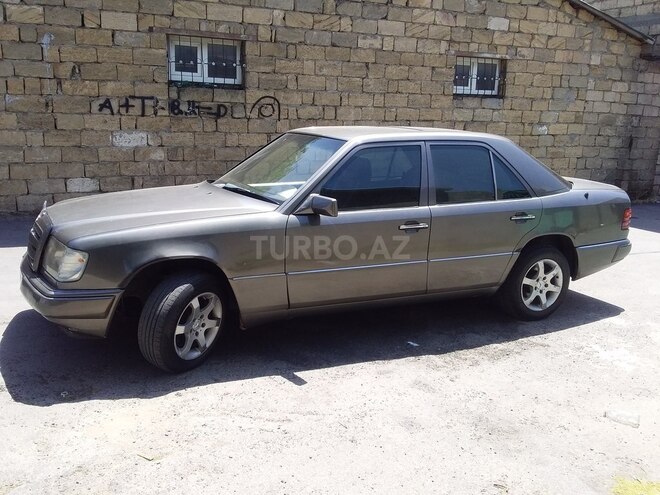 Mercedes E 200 1990, 254,630 km - 2.0 l - Bakı