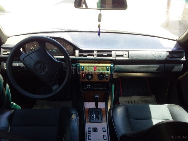 Mercedes E 200 1990, 254,630 km - 2.0 l - Bakı