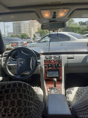 Mercedes E 230 1995, 350,000 km - 2.3 l - Bakı