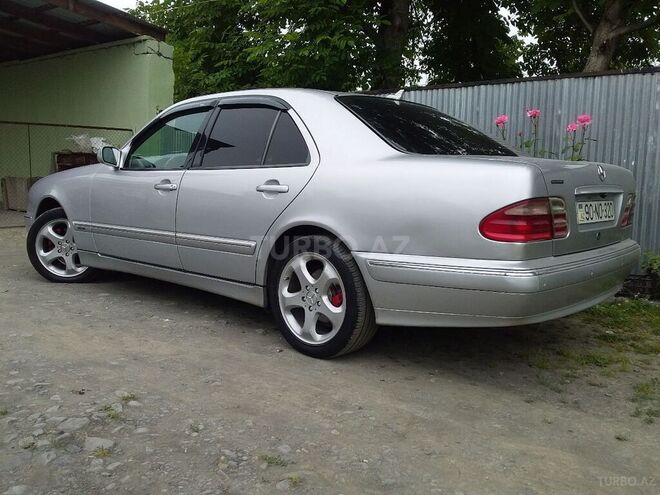 Mercedes E 320 2000, 317,549 km - 3.2 l - Zaqatala