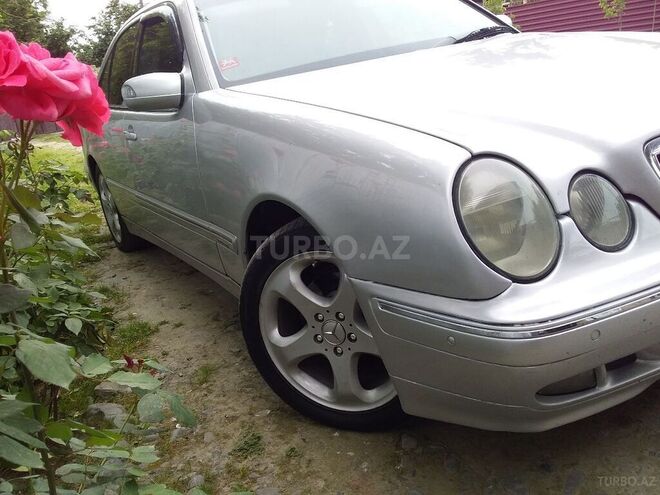 Mercedes E 320 2000, 317,549 km - 3.2 l - Zaqatala