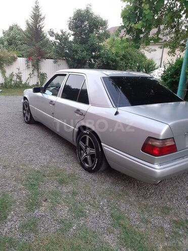 Mercedes E 220 1994, 280,000 km - 2.2 l - Masallı