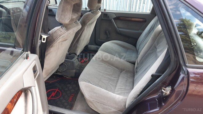 Opel Vectra 1995, 407,658 km - 1.8 l - Zaqatala